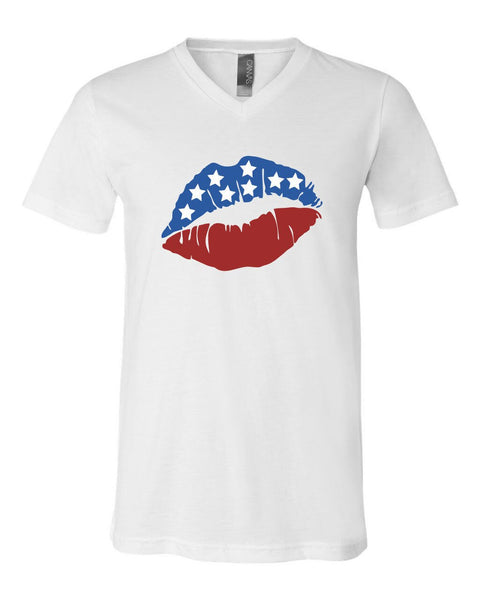 AMERICAN LIPS V-NECK SOFTSTYLE TEE WEEKEND TEE