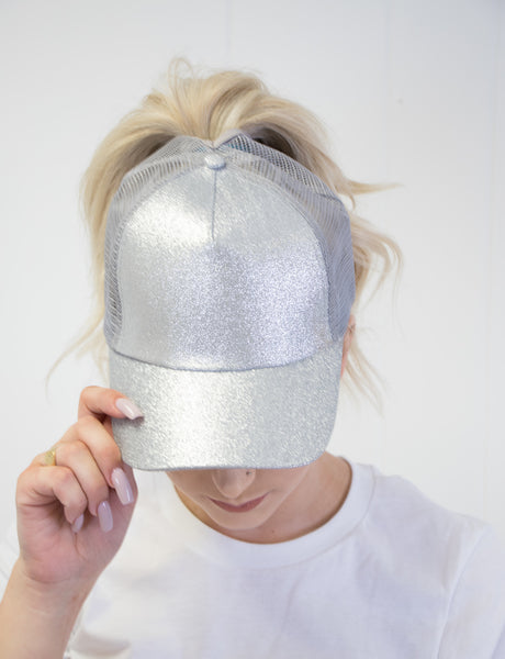 MESSY BUN GLITTER BASEBALL HAT